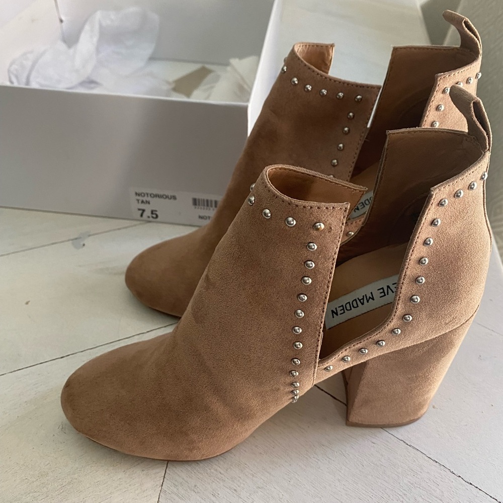 Tan Steve Madden ankle boots 7.5